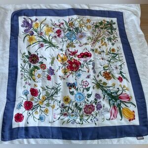Gucci Scarf Flora Print Multicolor Periwinkle Blue Border Silk Wrap Pasmina 💐💐